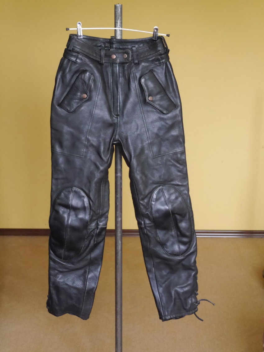 Брюки-штани шкіряні на 38 євро розмір